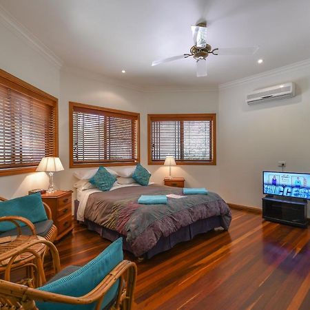 Hibiscus Lodge Bed & Breakfast Wongaling Beach Exterior foto