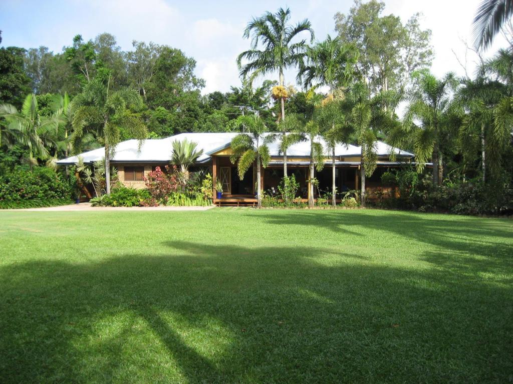 Hibiscus Lodge Bed & Breakfast Wongaling Beach Exterior foto