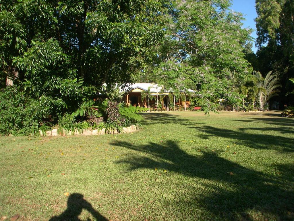 Hibiscus Lodge Bed & Breakfast Wongaling Beach Exterior foto