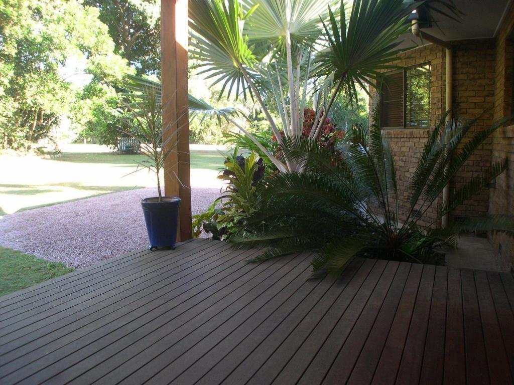 Hibiscus Lodge Bed & Breakfast Wongaling Beach Exterior foto