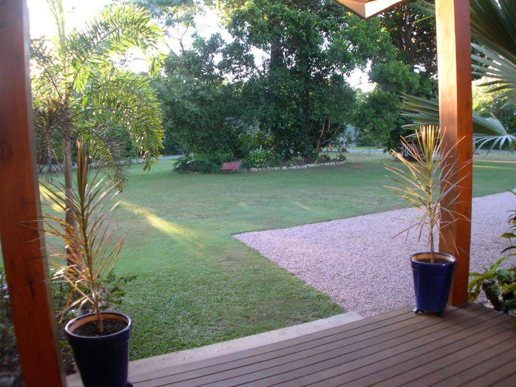 Hibiscus Lodge Bed & Breakfast Wongaling Beach Exterior foto